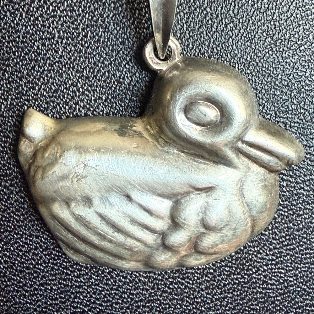 Vintage Sterling  Silver Puffy Duck Pendant Necklace - Picture 11 of 14